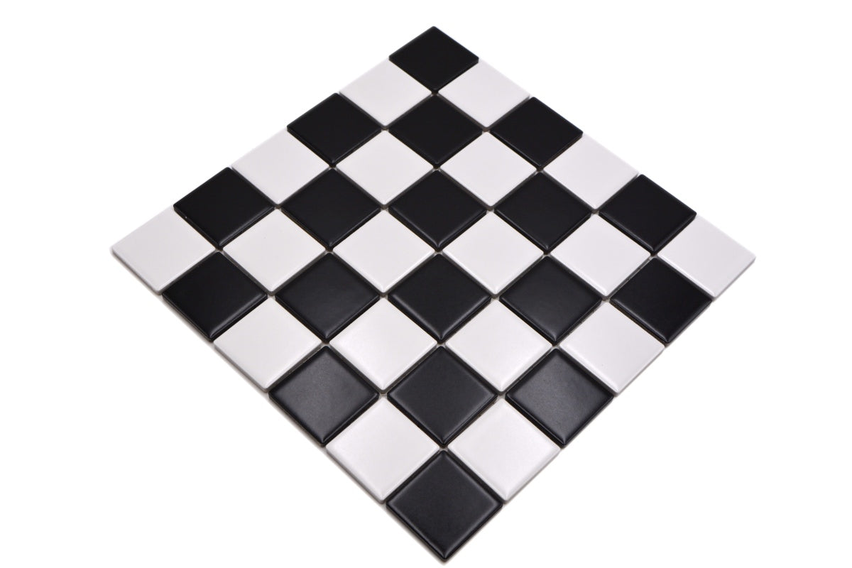 Chequered Black and White Matt Mosaic Tile HUH CD 200