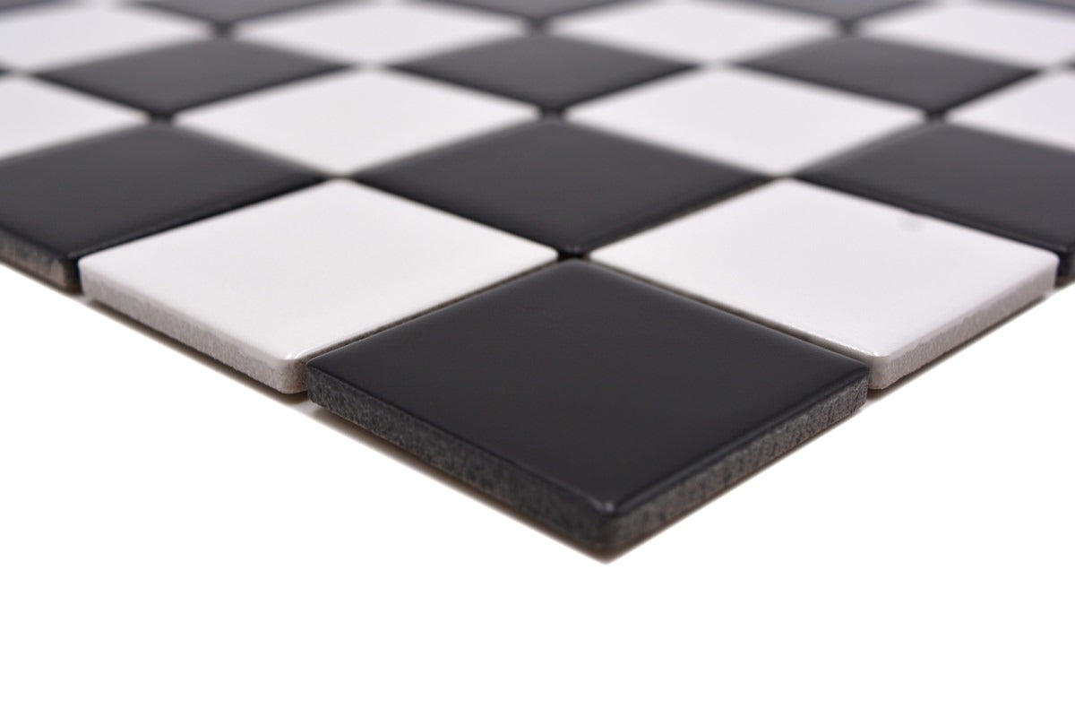 Chequered Black and White Matt Mosaic Tile HUH CD 200