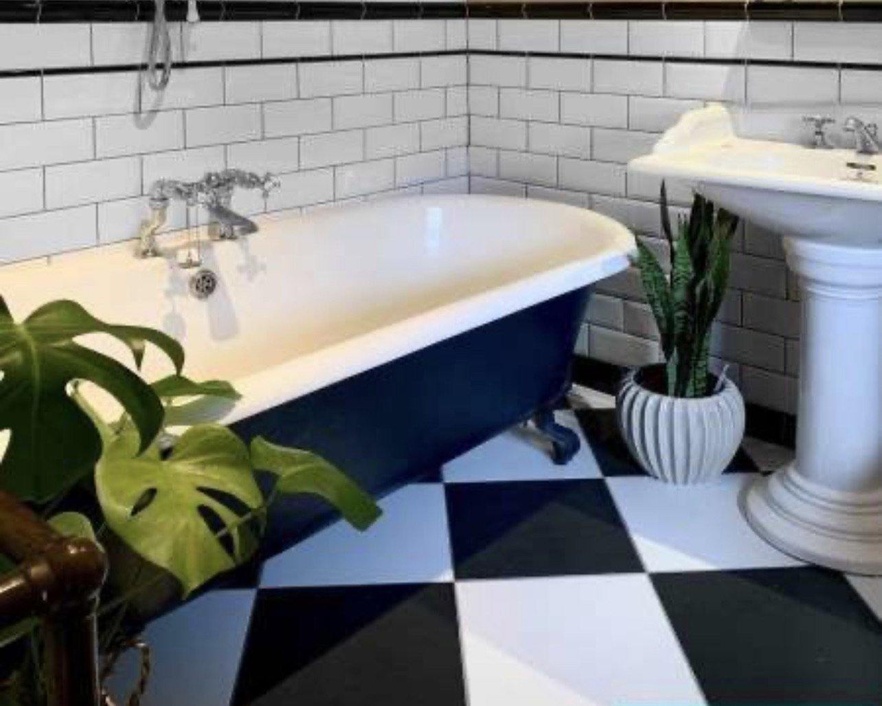 Cloudy Black Floor Tile (33.3 x 33.3cm) WF 15071