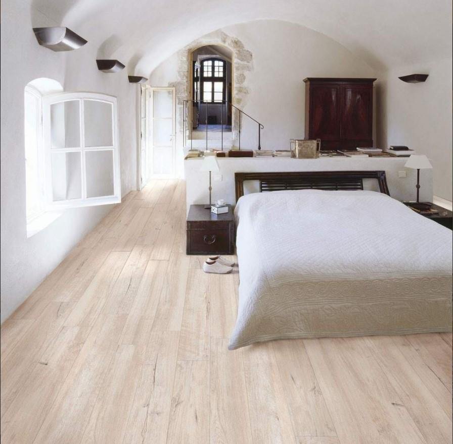 Bergamo Anti-Slip Wood Effect Tile (90 x 15cm) wf 36543
