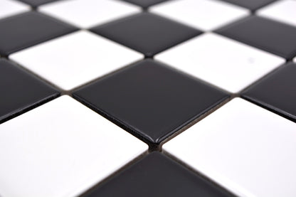 Chequered Black and White Matt Mosaic Tile HUH CD 200