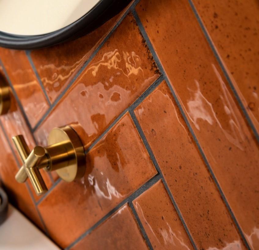 Baton Rouge Red Brick Effect Wall Tile (6 x 25cm) https://www.wallsandfloors.co.uk/hope-ochre-gloss-brick-effect